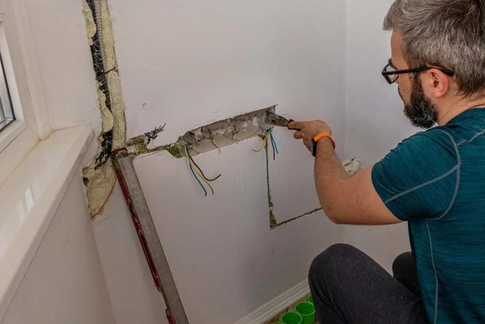 Drážkování se systémem odsávání a příprava kabeláže – čistá instalace